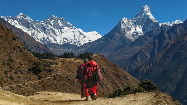 Mönche am Trek zum Mount Everest Basislager