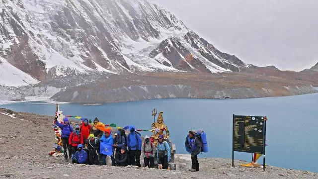 Gruppe am Tilicho See am Annapurna Circuit