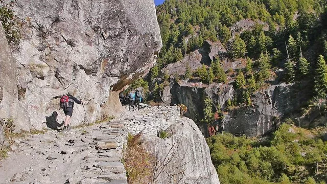 Naar Phu Annapurna Umrundung Felsen