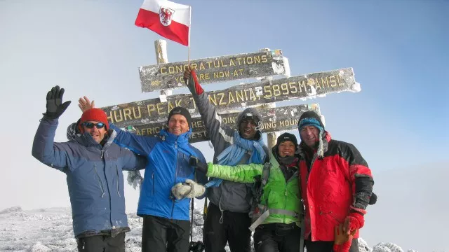 Kilimanjaro Uhuru Peak Besteigung Sign Gruppenbild 