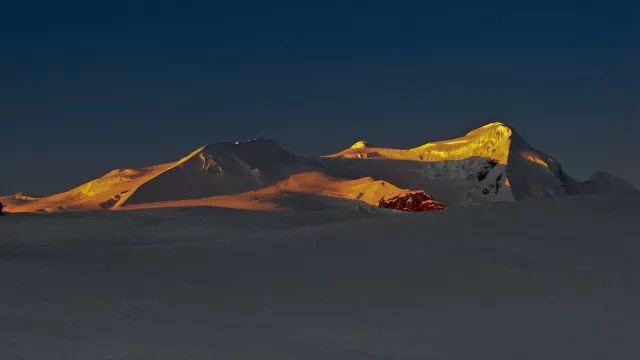 Sonnenaufgang am Mera Peak in Nepal.