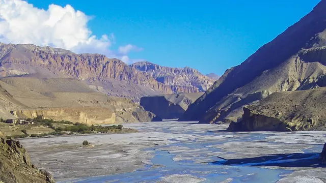 mustang nepal trekking