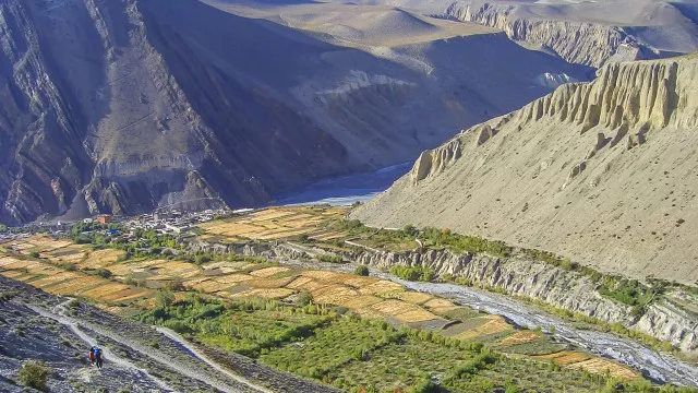 mustang nepal trekking