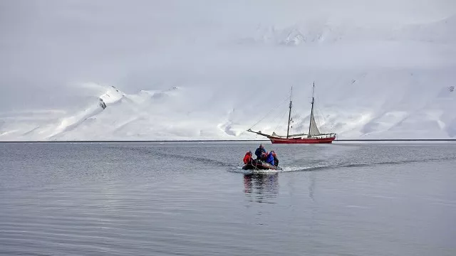 skitouren-kreuzfahrt-spitzbergen