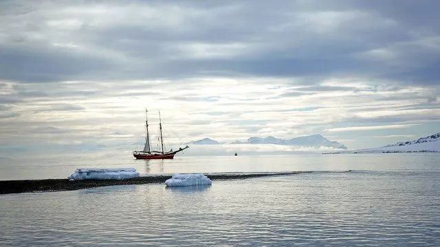 skitouren-kreuzfahrt-spitzbergen