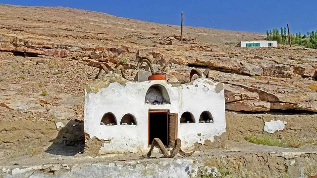 pamir-highway-trekking